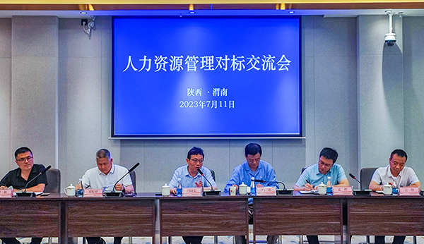 7月11日，公司黨委副書記、董事、工會主席馮曉宏在交流會上致歡迎詞    600.jpg