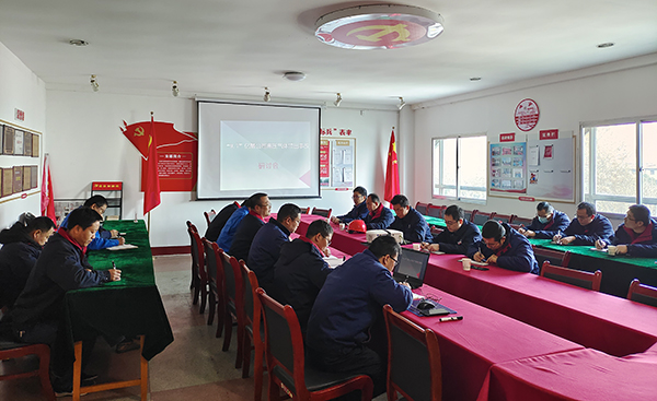 12月27日14：10，合成車間開展典型事故案例討論.jpg