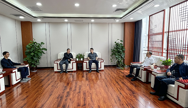 4月17日，彬州公司副總經(jīng)理張安平帶隊(duì)前往運(yùn)銷彬長分公司座談.jpg